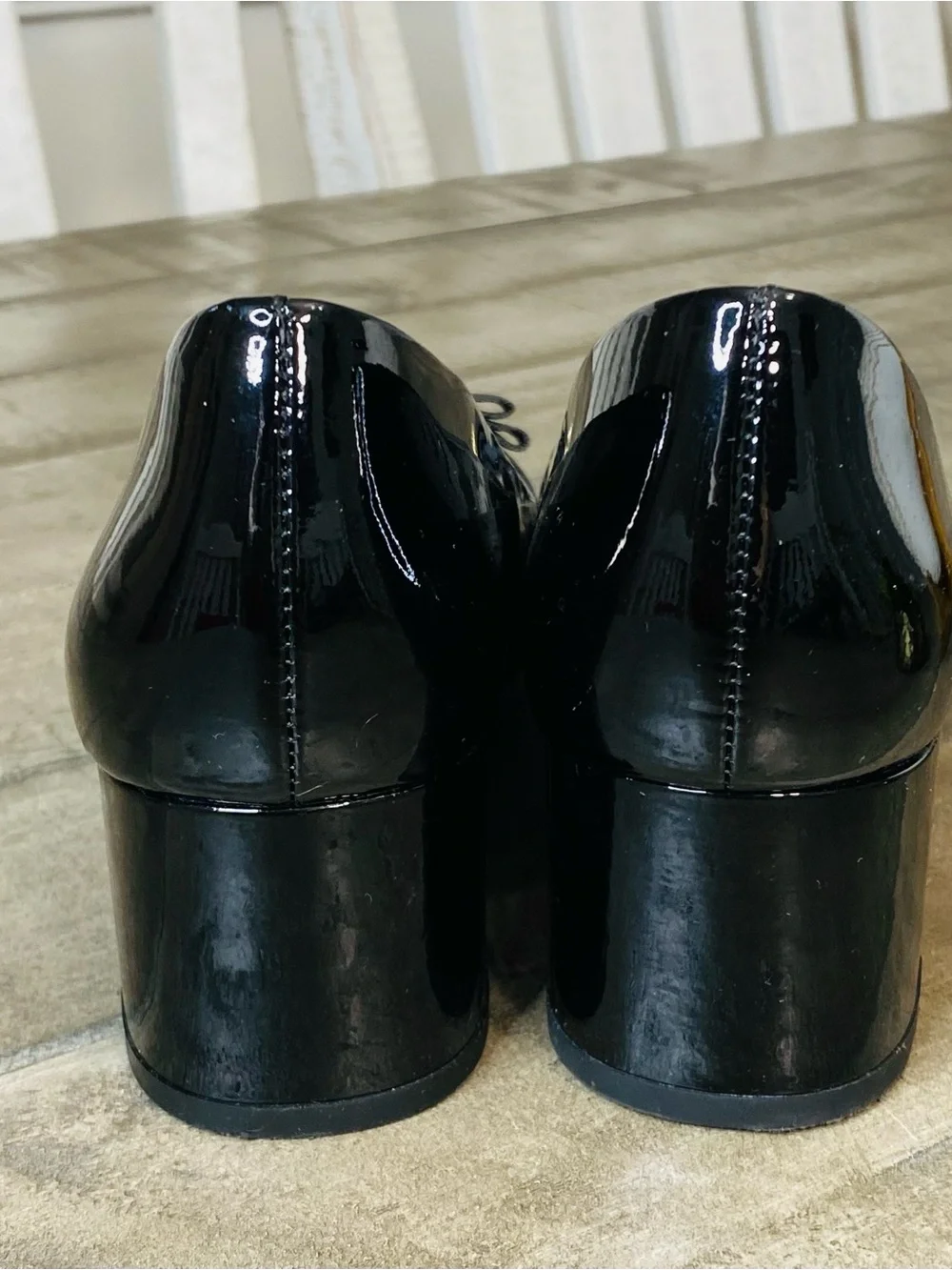 Tory Burch Black Patent Leather Trudy Block Heel Pumps Bow Gold Hardware Sz 7